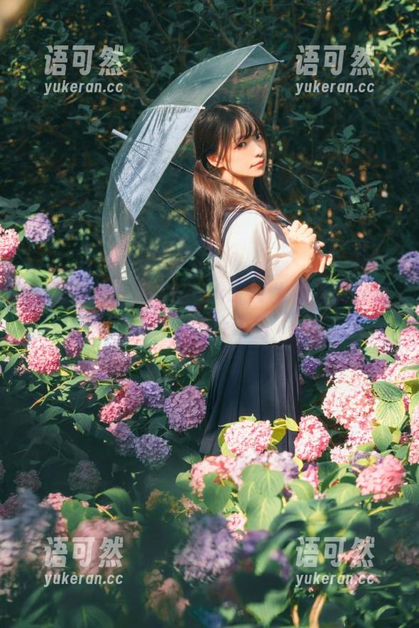 定制泳池写真，Kuuko W为你呈现最动人的图片作品